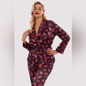 NWT Bettie Page Lipstick Pajamas